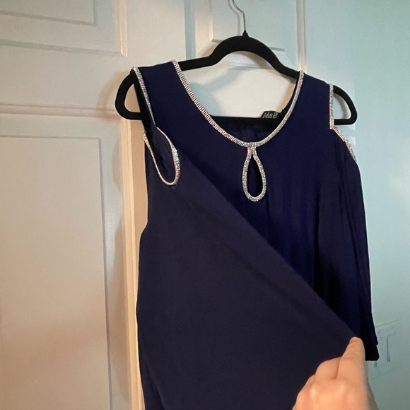 Elegant Blue Jumpsuit with Embellished Neckline - Picture 3 of 6